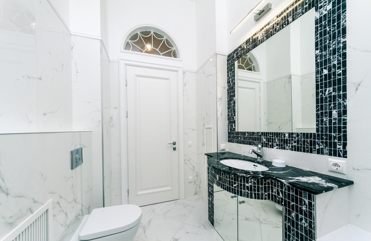 Vip Apartment Near Kreschatyk, 31А Pushkinska Street Kiev Ngoại thất bức ảnh