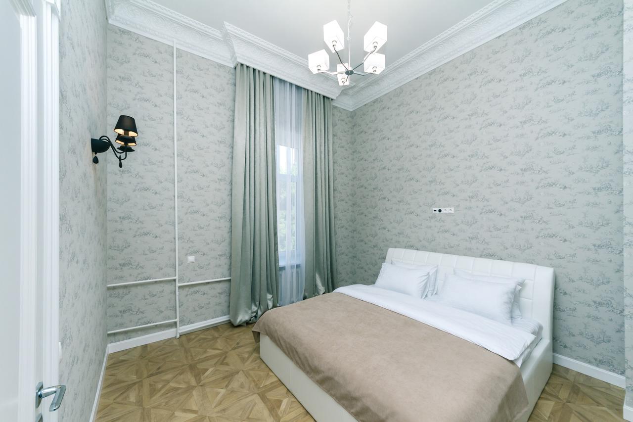 Vip Apartment Near Kreschatyk, 31А Pushkinska Street Kiev Ngoại thất bức ảnh