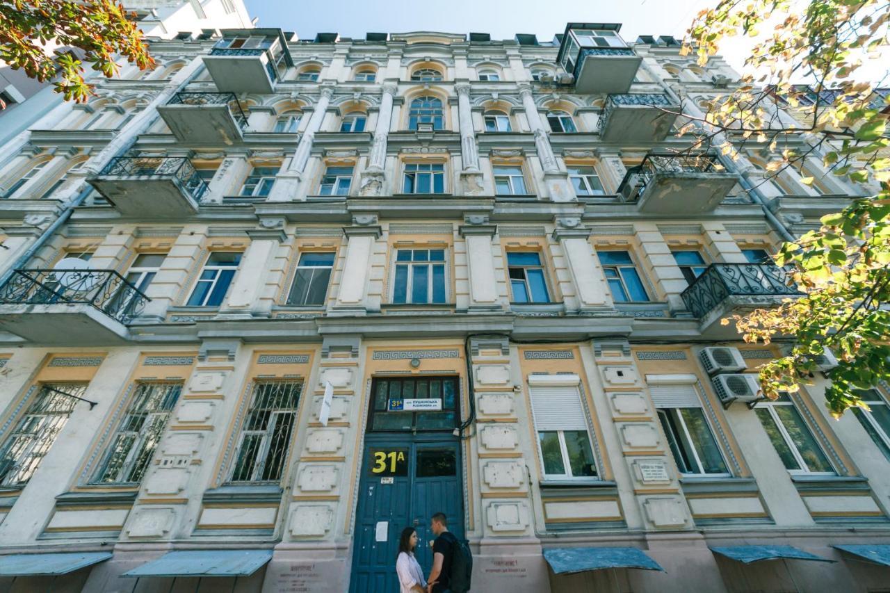 Vip Apartment Near Kreschatyk, 31А Pushkinska Street Kiev Ngoại thất bức ảnh