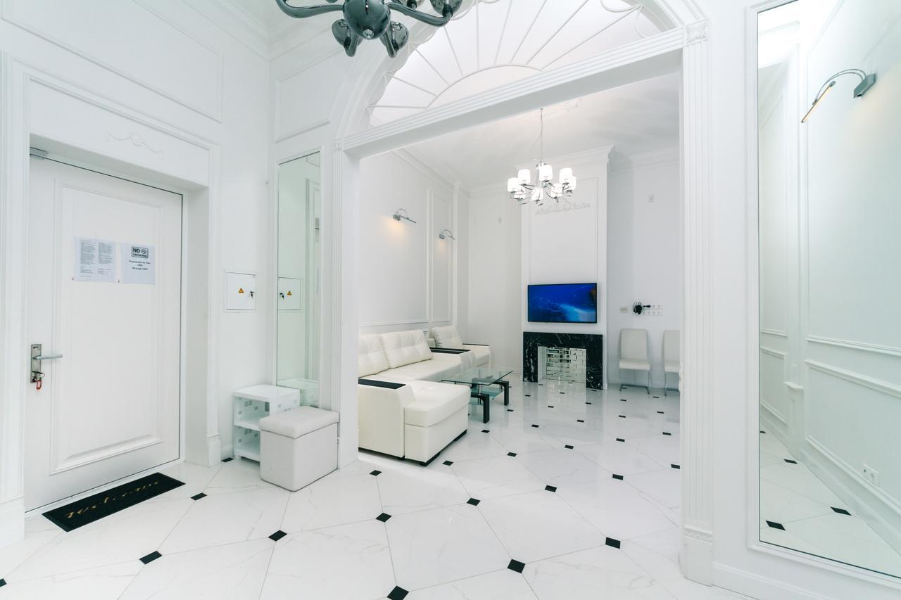 Vip Apartment Near Kreschatyk, 31А Pushkinska Street Kiev Ngoại thất bức ảnh