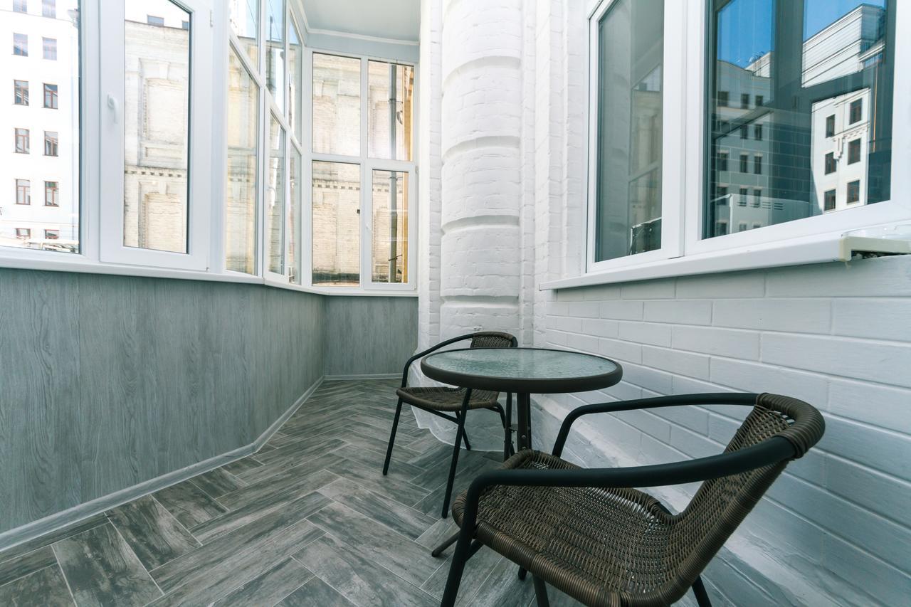 Vip Apartment Near Kreschatyk, 31А Pushkinska Street Kiev Ngoại thất bức ảnh