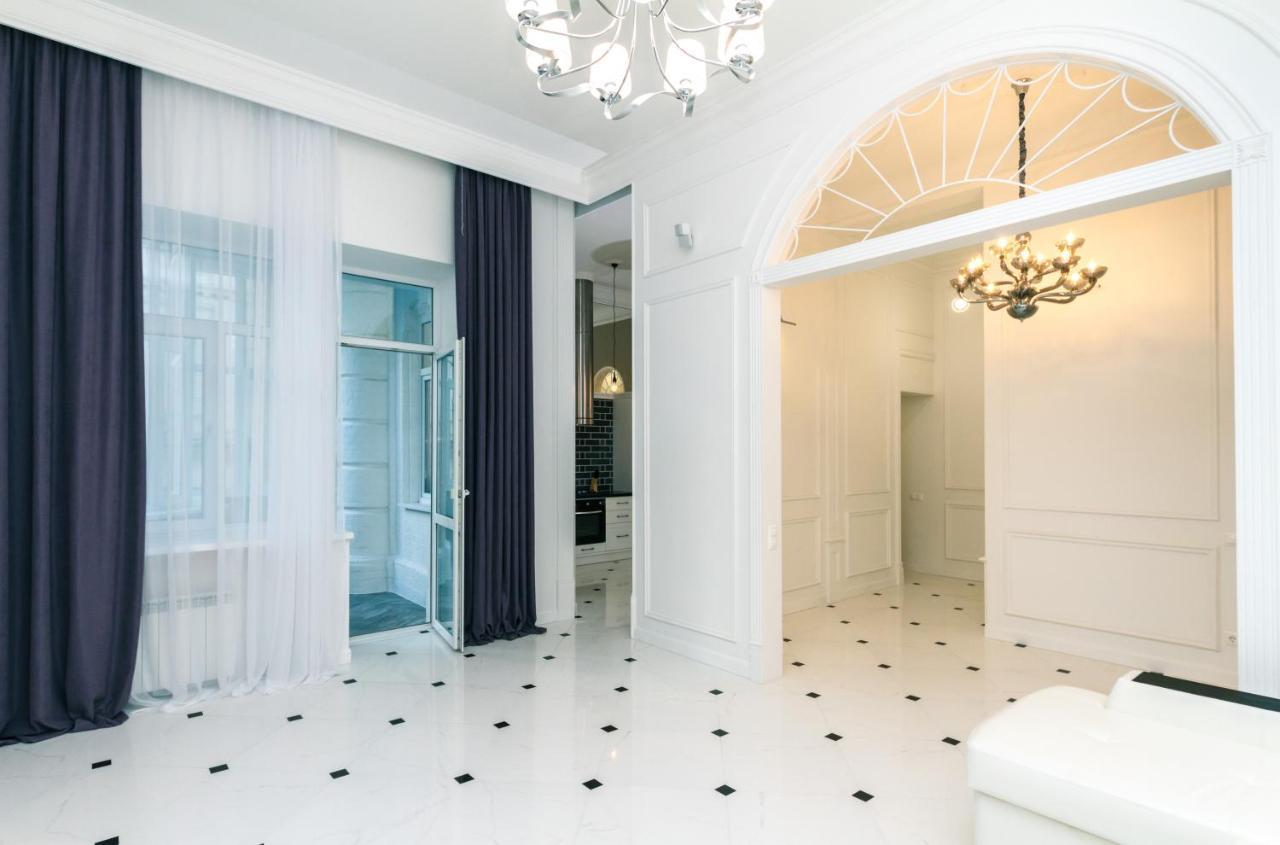 Vip Apartment Near Kreschatyk, 31А Pushkinska Street Kiev Ngoại thất bức ảnh